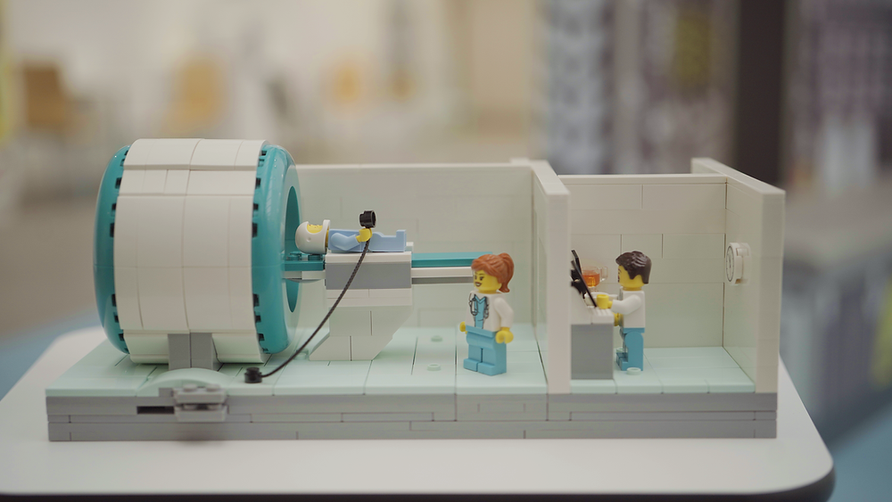LEGO MRI-scanner hjælper børn med at overvinde angst under hospitalsbesøg.